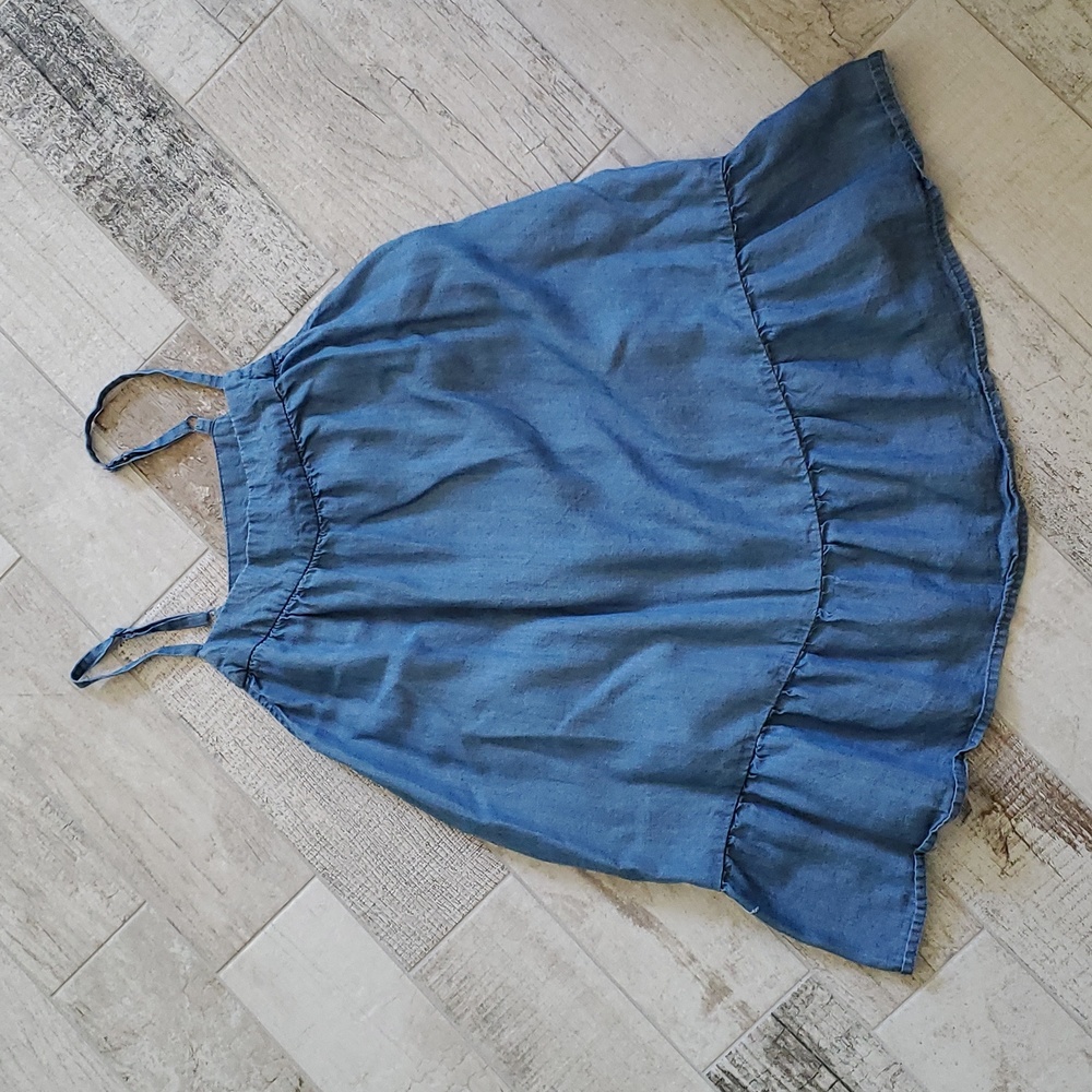 Old Navy women's small 100% lyocell ruffle bottom chambray denim blue tank top